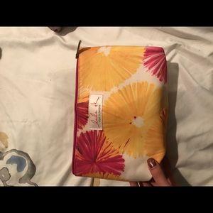 CLINIQUE COSMETIC BAG